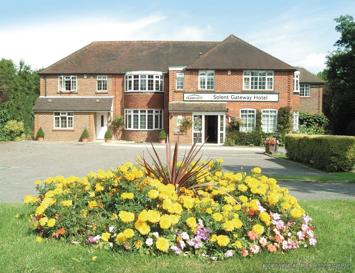 Travelrest Fareham Solent Gateway Hotel Екстериор снимка